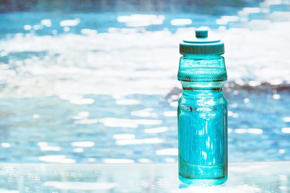 Szklany bidon dla dziecka to również nauka dbania o środowisko