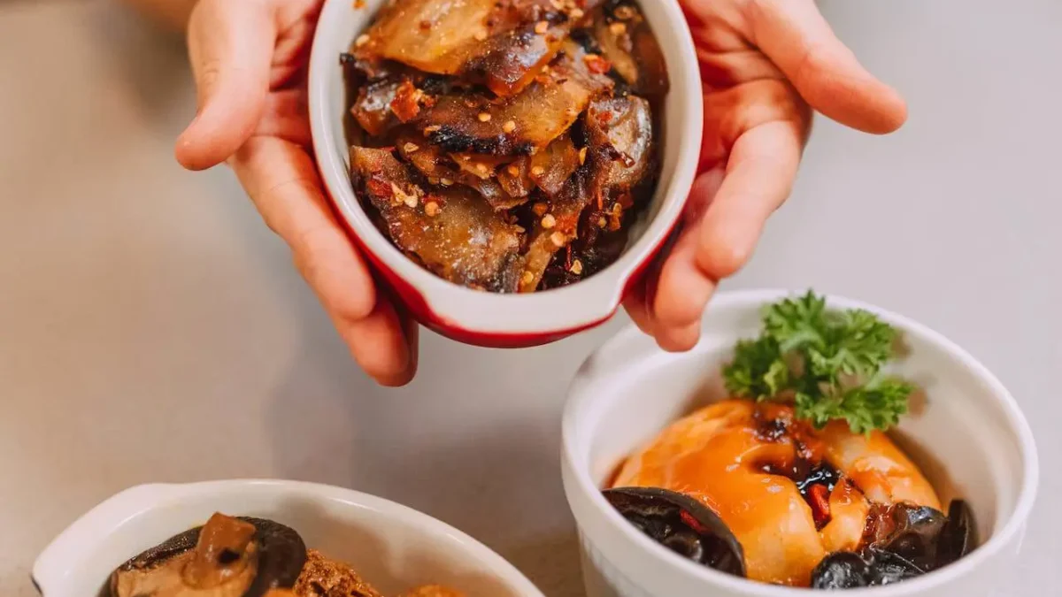 Czy w ciąży można jeść grzyby marynowane? Zobacz, czy są bezpieczne!