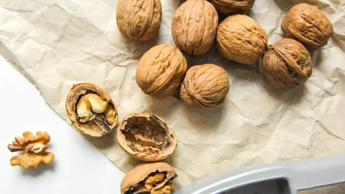 Czy w ciąży można jeść orzechy? Dowiedz się, czy są bezpieczne!