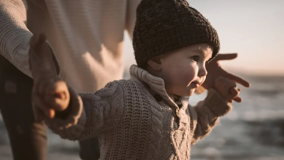Jak ubrać dziecko na 10 stopni? Praktyczny poradnik dla rodziców