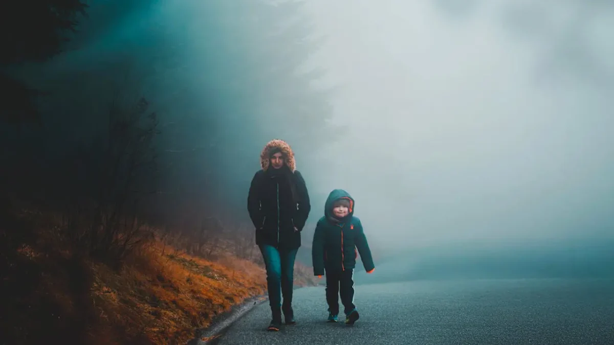 Jak ubrać dziecko na mróz? Praktyczne wskazówki na zimowe dni