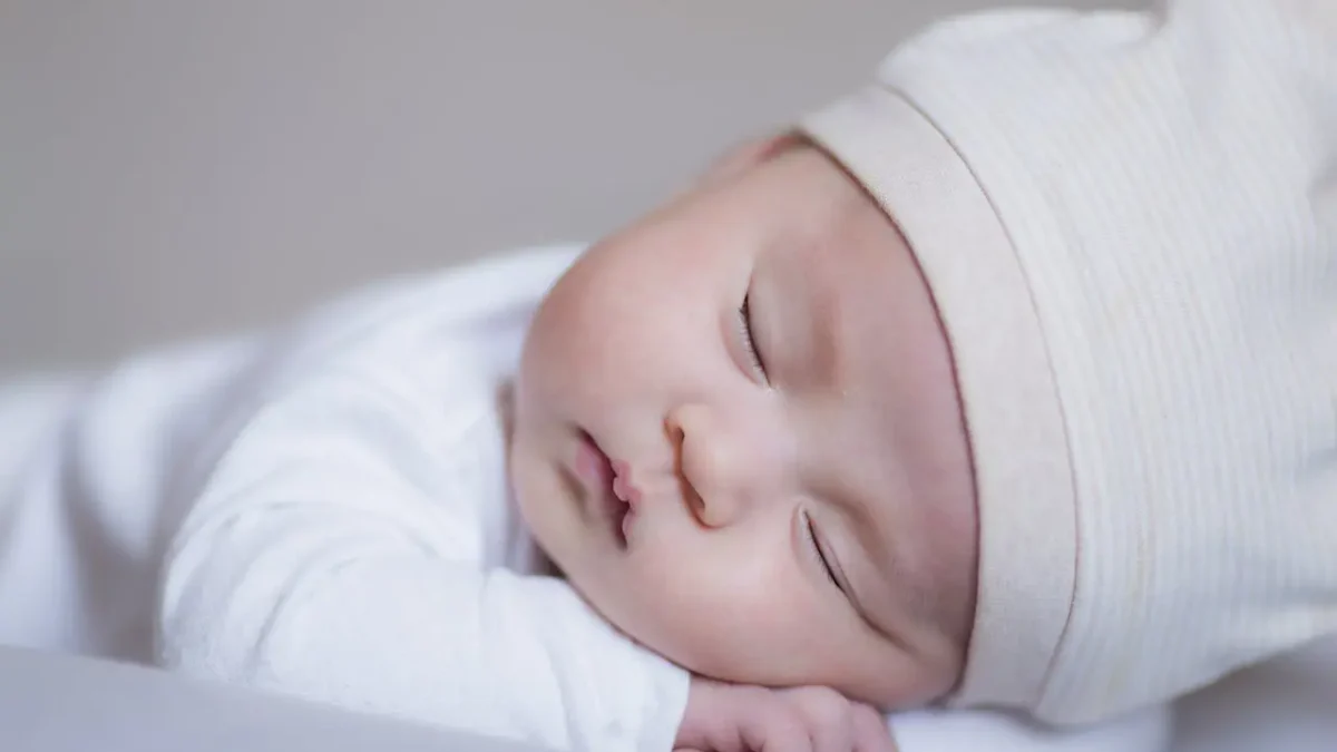 Jak ubrać dziecko na wyjście ze szpitala? Poradnik dla młodych rodziców